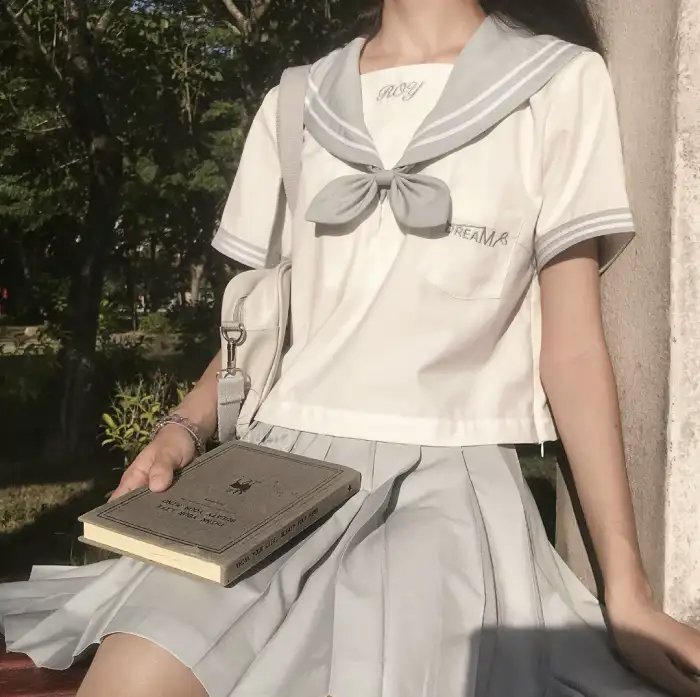 美女与纯情男